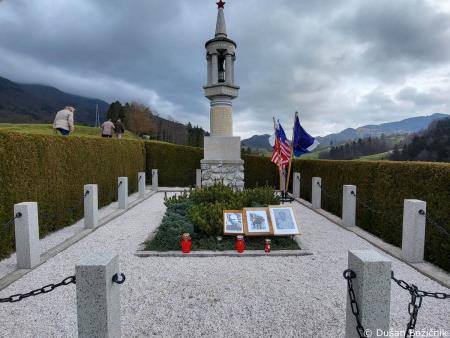 Spominska slovesnost na Prevojah (1)